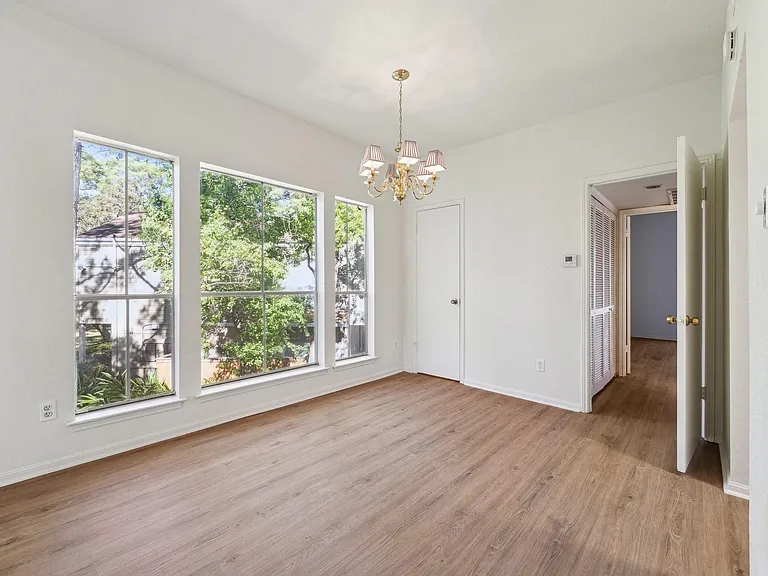 2100 Tanglewilde St #514 — Photo 5