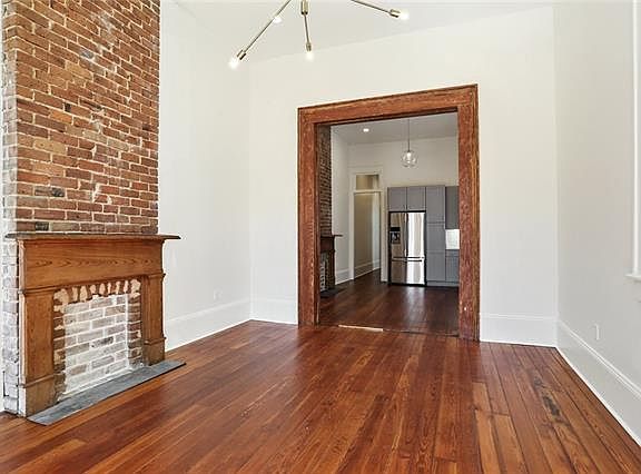 3rd image of 1917 Dauphine St