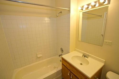 4th image of 6221 S University Ave APT 304