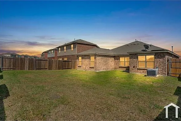 3107 Angus Dr — Photo 26