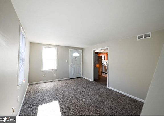 5th image of 272 Dixie Dr