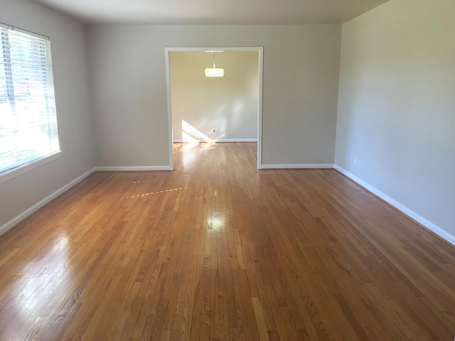 3 bed, 2.5 bath, 2313 sqft, $2,300 — Photo 4