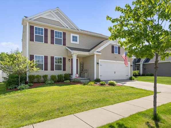 8629 Chippewa River Dr, Fowlerville, MI 48836