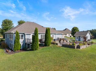 1184 Cheyenne Ct, Hubertus, WI 53033