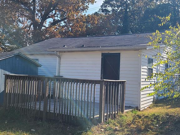 2nd image of 4917 NW Woodglen Dr