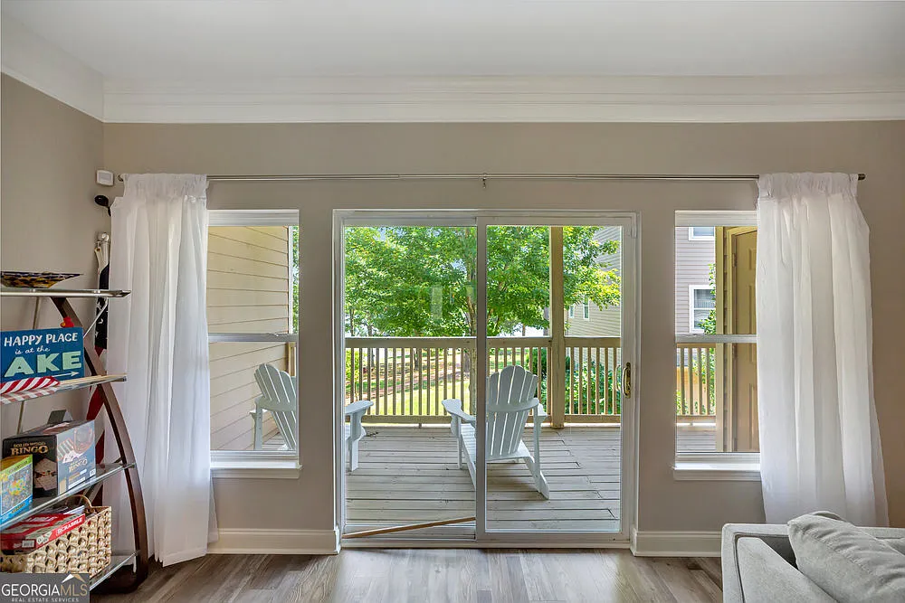 3 bed, 2.5 bath, 2418 sqft, $2,500 — Photo 4