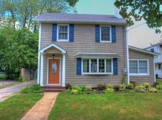 75 Oakdale Blvd, Farmingdale, NY 11735