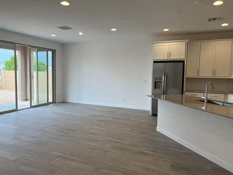 560 E Cactus Wren Dr — Photo 14