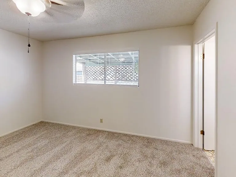 472 Roosevelt St — Photo 7