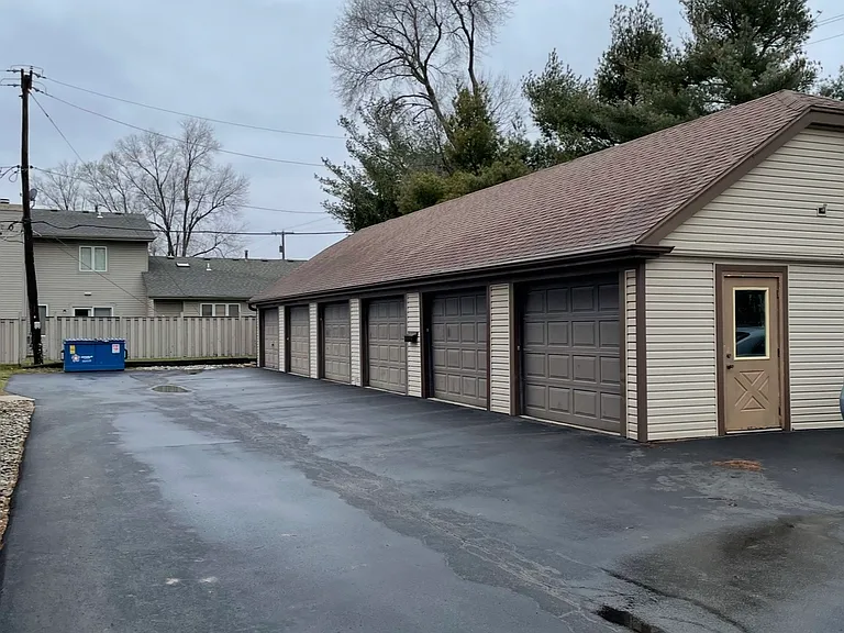 3951 Fairwood Dr — Photo 23