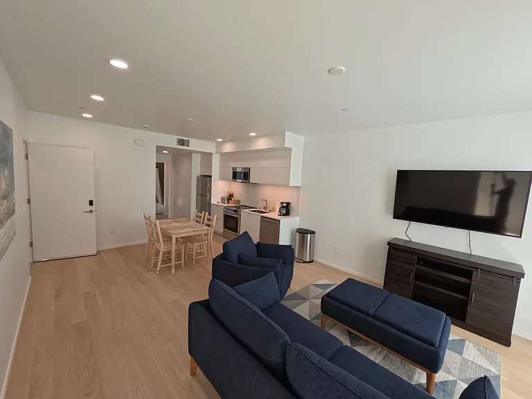 2422 Binnen Ln #201 — Photo 2