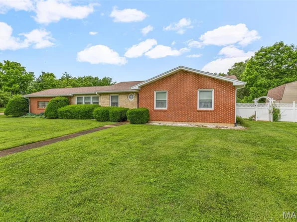 715 S A St, Farmington, MO 63640