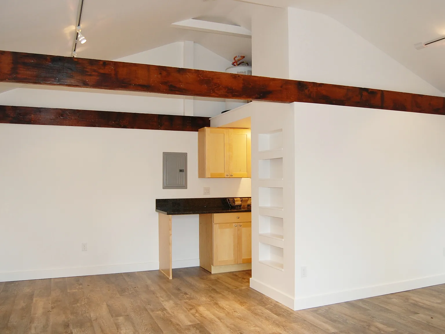 Studio, 400 sqft, $1,595 — Photo 4