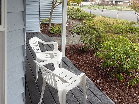 2nd image of 1004 West Ct