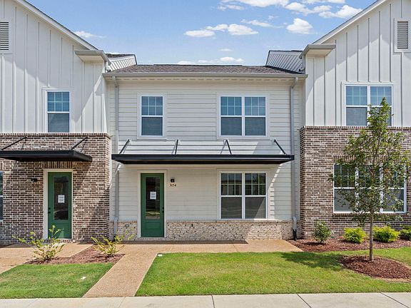 2nd image of 3054 Portage Dr