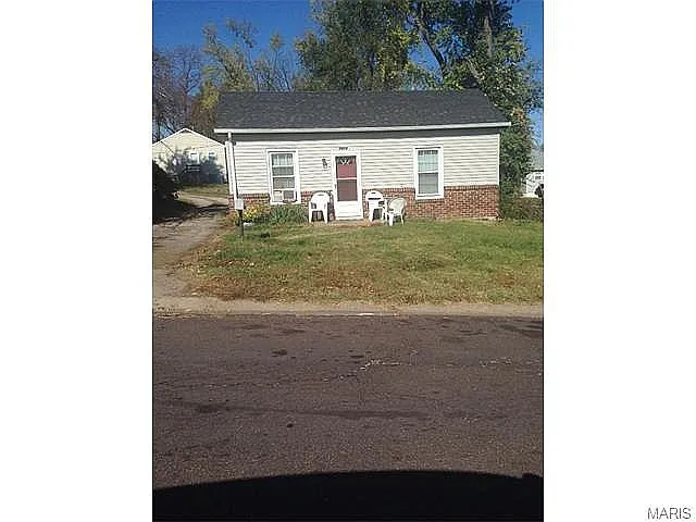 8409 Short St photo 1