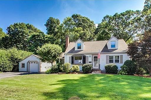1st image of 25 Crestwood Cir