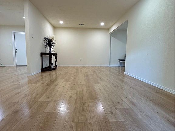 4th image of 4546 Connorvale Rd