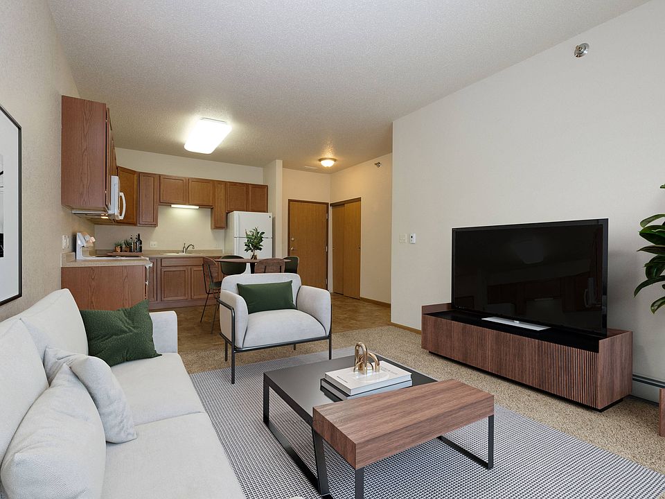 Fargo, ND North Sky Apartments | Living