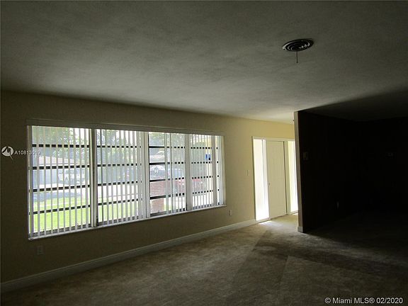 3rd image of 1031 NE 166th St