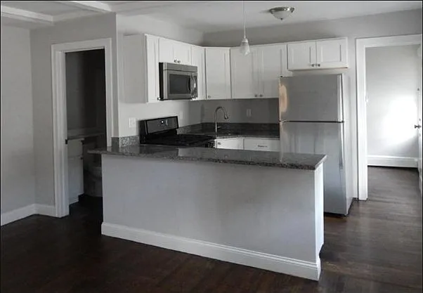 70 Safford St #4A — Photo 1