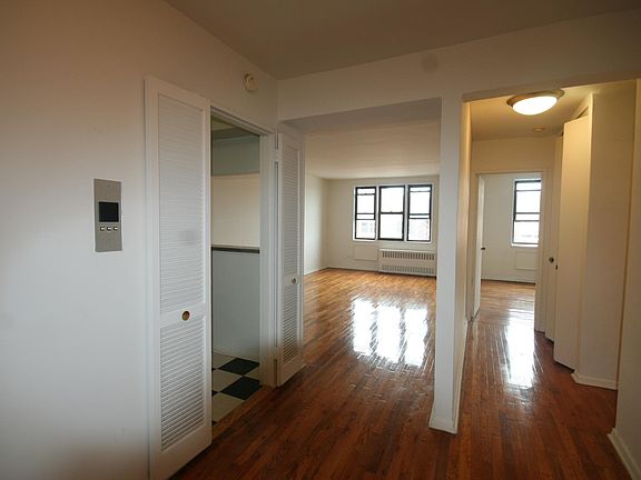 2nd image of 27 Franklin Blvd #4