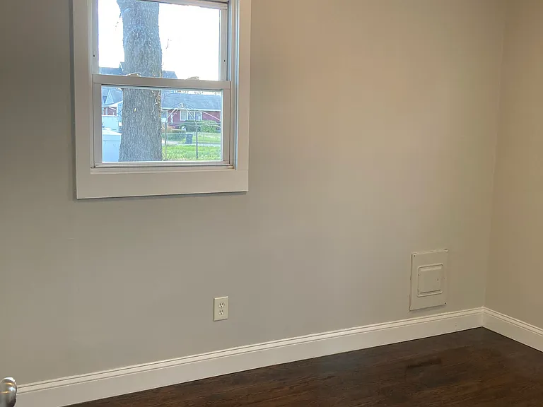 180 Seabreeze Ave — Photo 11