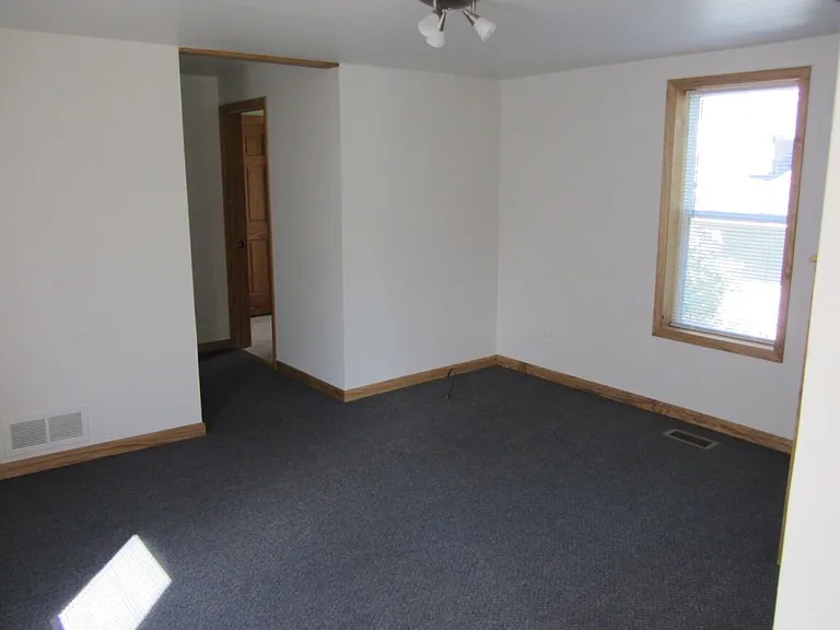 633 Lake St — Photo 4