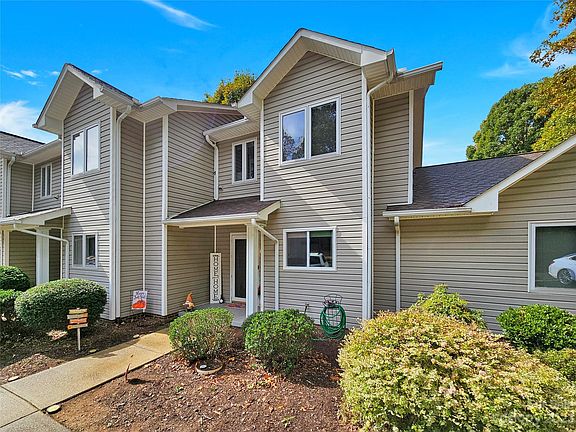 2nd image of 2675 White Oak Ct