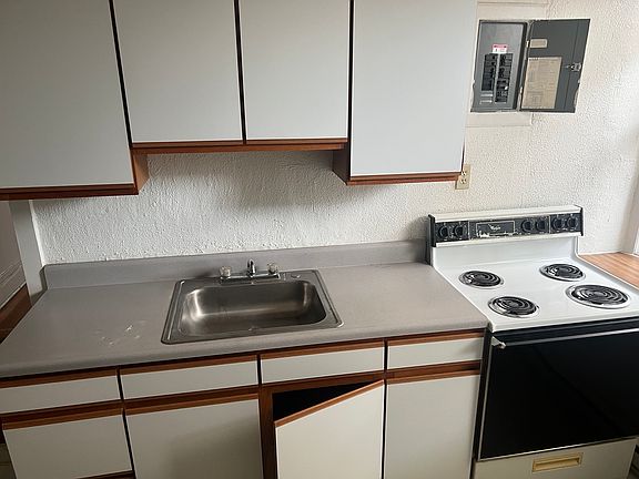 4th image of 5667 Waterman Blvd #3