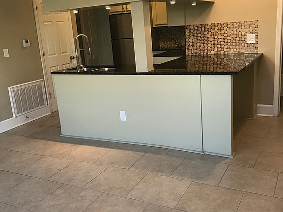 4th image of 4620 Belleview Ave APT A
