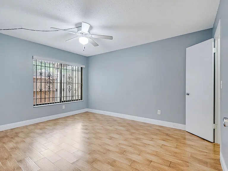 2304 Inagua Way — Photo 38