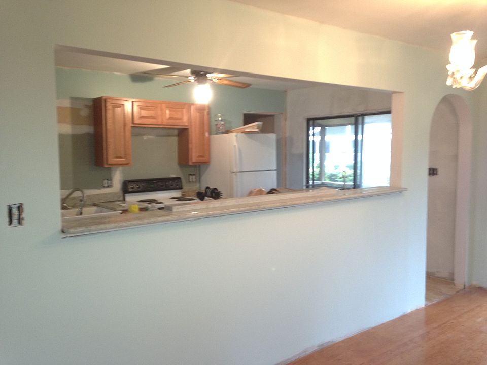 Looking into kitchen from di