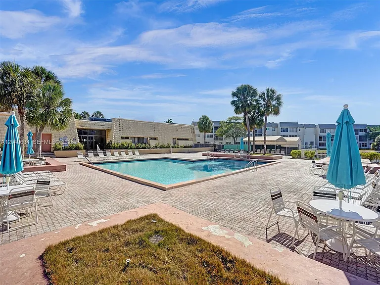 8135 Sunrise Lakes Blvd #210 — Photo 43