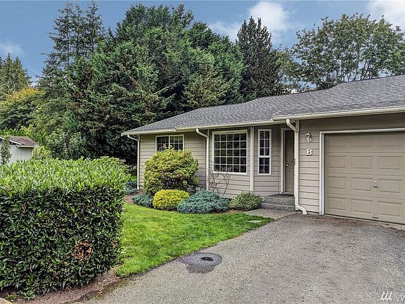 3rd image of 10236 42nd Ave NE #1
