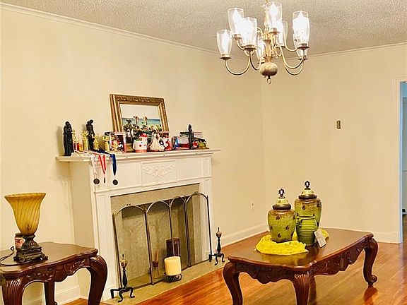 4th image of 625 Oak Knoll St