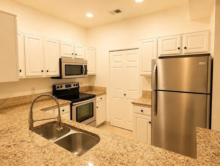 4545 Wheaton Dr #D370 — Photo 2