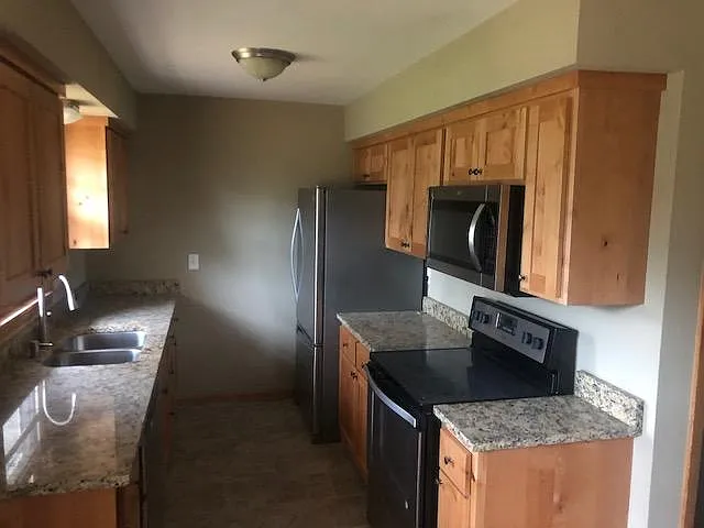 924 Apgar St S — Photo 2