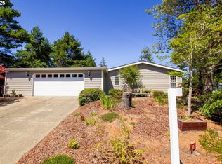 411 Sherwood Loop, Florence, OR 97439