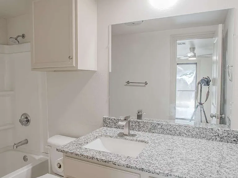 8604 S Brookline Ave — Photo 17