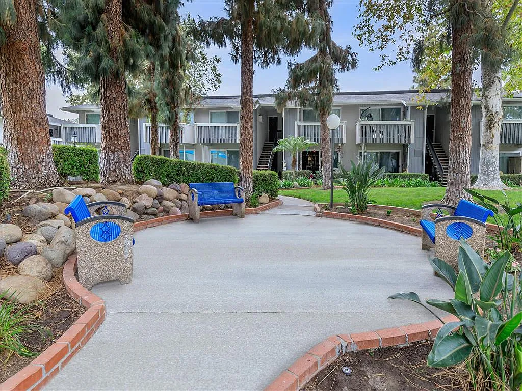 Briarwood Apartments — Photo 4
