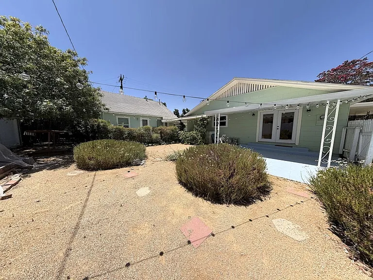 1320 E Colton Ave — Photo 17