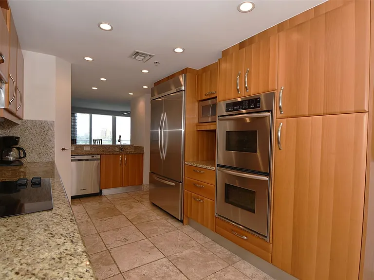 2051 SE 3rd St #509 — Photo 28