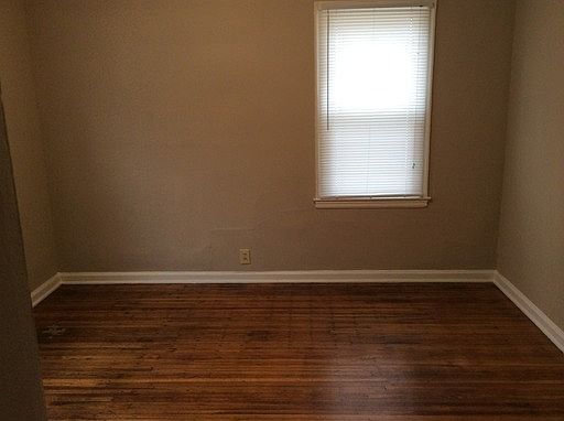 3rd image of 4824 Hillside Ave