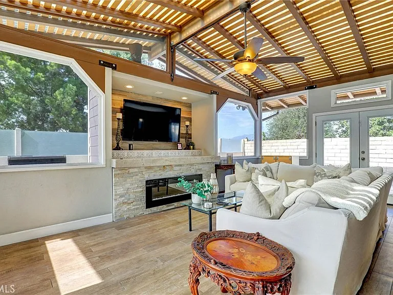 25262 Tasman Rd — Photo 13