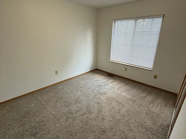 1297 Red Pine Way — Photo 4