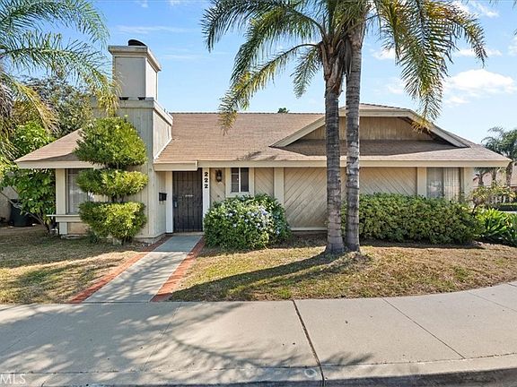 3rd image of 222 Village Sq