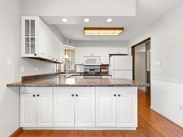 121 W Rowena St, Ivanhoe, MN 56142