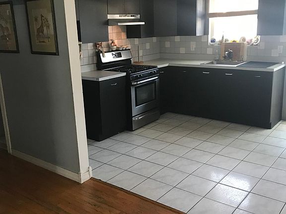 2nd image of 121 Gotham Ave