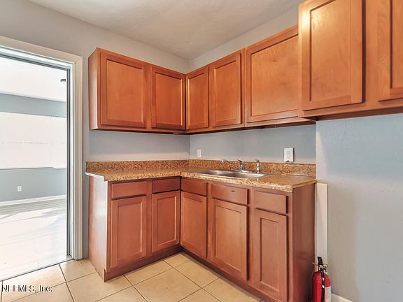 3rd image of 7851 PAUL REVERE Drive